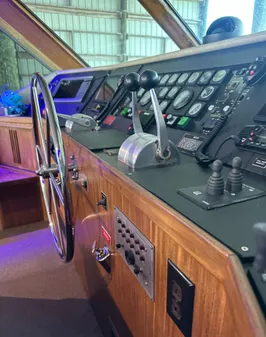 Hatteras Enclosed Bridge Sportfish image