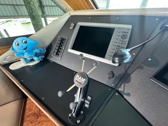 Hatteras Enclosed Bridge Sportfish image