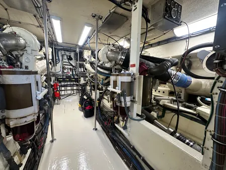 Hatteras Enclosed Bridge Sportfish image