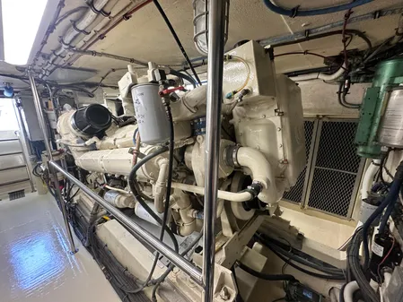 Hatteras Enclosed Bridge Sportfish image