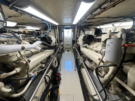 Hatteras Enclosed Bridge Sportfish image