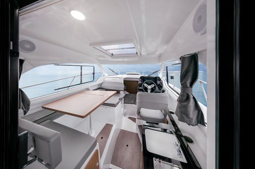Beneteau Antares 8 image