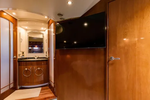 Carver 56 Voyager image