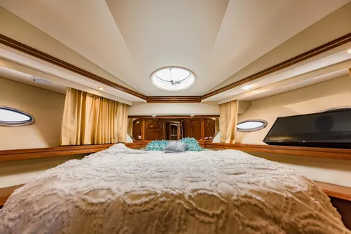 Carver 56 Voyager image