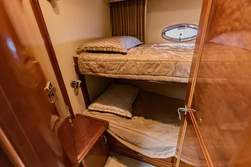 Carver 56 Voyager image