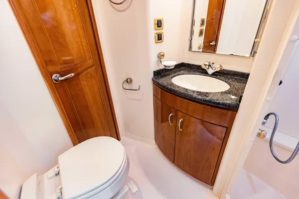 Carver 56 Voyager image