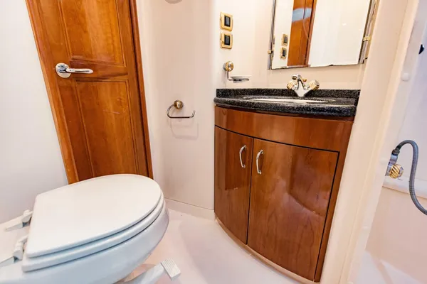 Carver 56 Voyager image