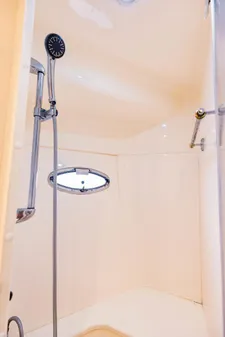 Carver 56 Voyager image