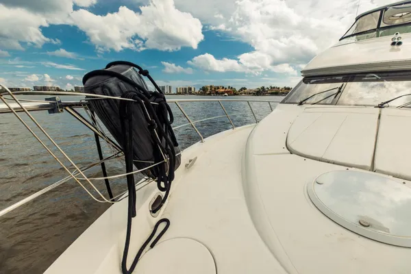 Carver 56 Voyager image