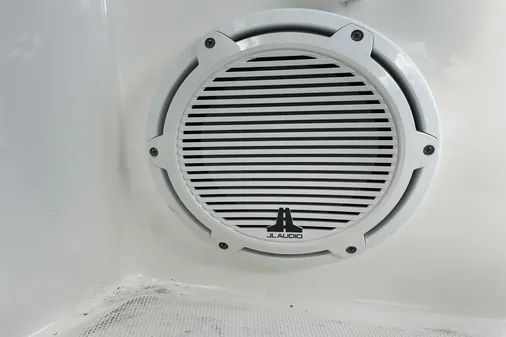 Boston Whaler 270 Vantage image