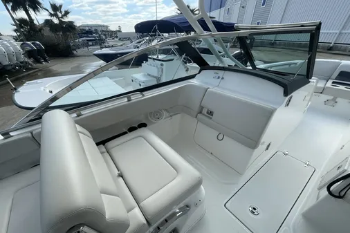 Boston Whaler 270 Vantage image