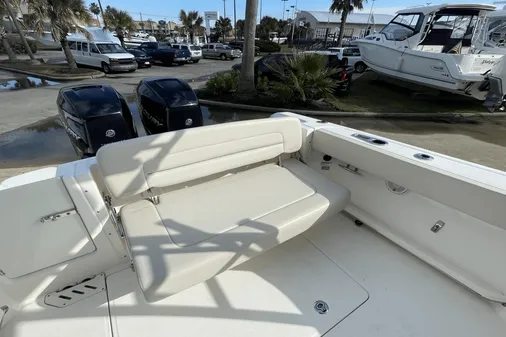Boston Whaler 270 Vantage image