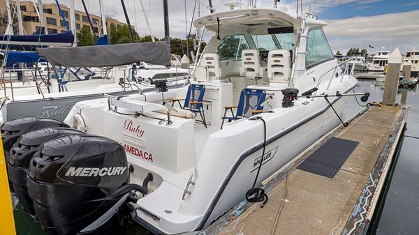 Boston Whaler 345 Conquest 