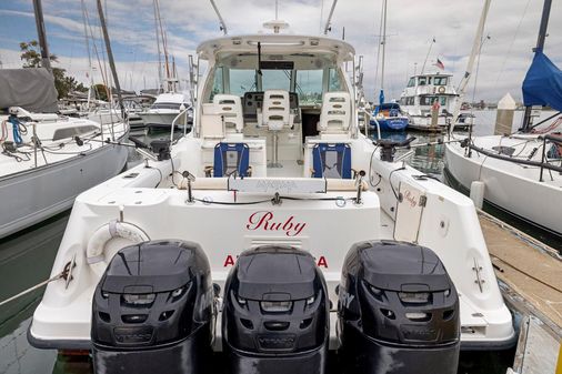 Boston-whaler 345-CONQUEST image