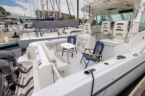 Boston-whaler 345-CONQUEST image