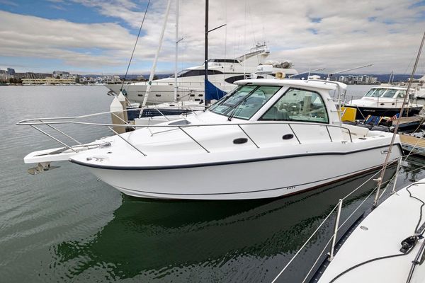 Boston-whaler 345-CONQUEST - main image