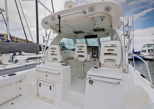 Boston-whaler 345-CONQUEST image