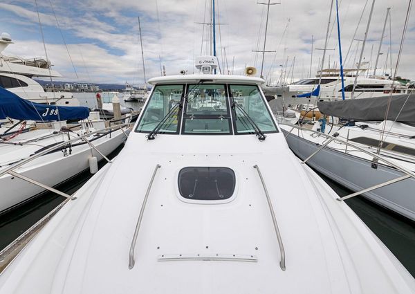 Boston-whaler 345-CONQUEST image