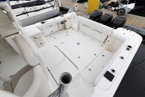 Boston-whaler 345-CONQUEST image