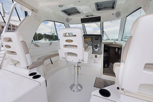 Boston-whaler 345-CONQUEST image