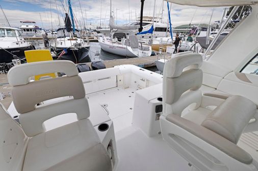 Boston-whaler 345-CONQUEST image