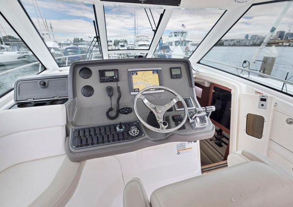 Boston-whaler 345-CONQUEST image