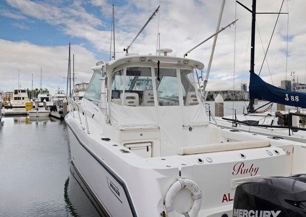 Boston-whaler 345-CONQUEST image