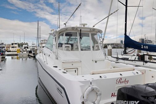 Boston-whaler 345-CONQUEST image