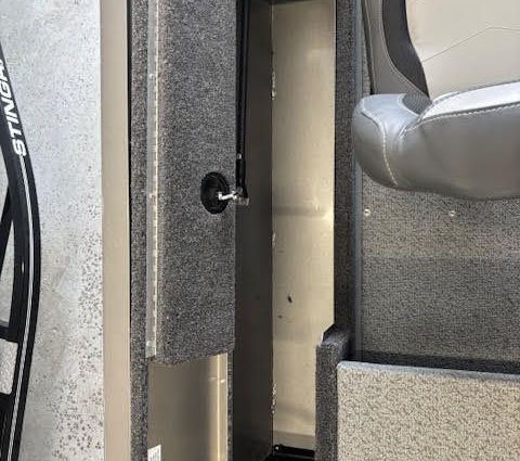 Lowe FM-1675-SC-DEEP-VEE-SIDE-CONSOLE image