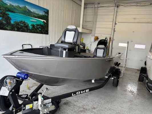 Lowe FM-1675-SC-DEEP-VEE-SIDE-CONSOLE - main image