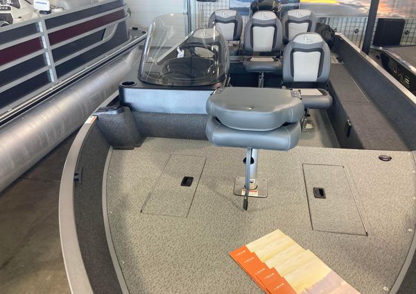 Lowe FM-1675-SC-DEEP-VEE-SIDE-CONSOLE image