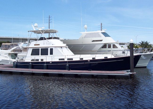 2004 Legacy Yachts Flybridge Sedan 2004 Legacy Yachts Flybridge Sedan