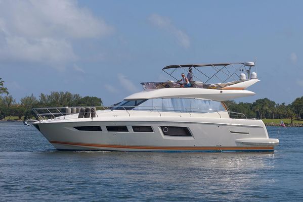 Prestige 500 Flybridge - main image