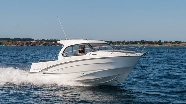 Beneteau Antares 8