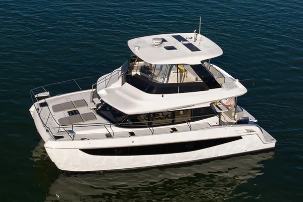 Aquila 42-YACHT image