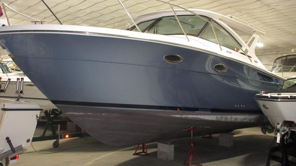 Tiara Yachts 3100 Coronet 