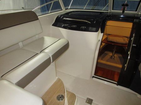 Tiara Yachts 3100 Coronet image