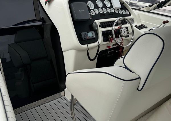 Sunseeker TOMAHAWK-37 image