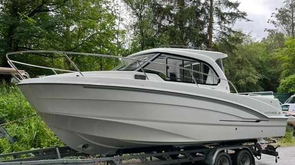 Beneteau Antares 8