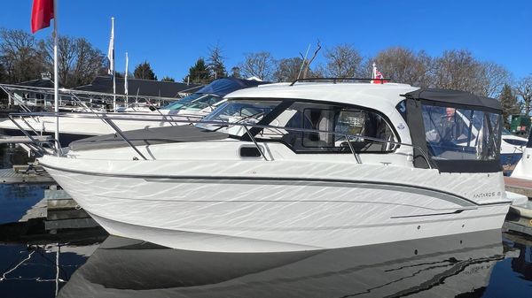 Beneteau Antares 8