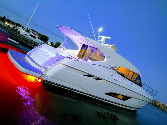 Riviera 5400 Sport Yacht - main image