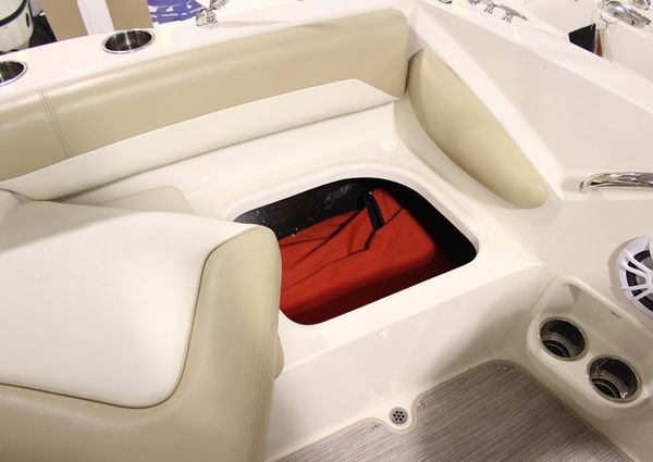 Stingray 201-DS-DUAL-CONSOLE-DECK-BOAT image
