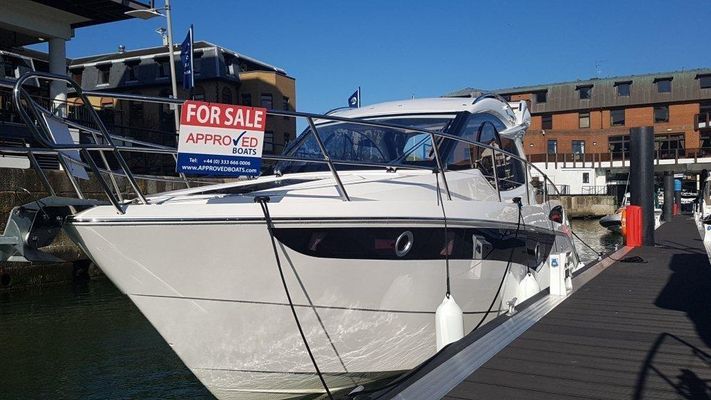 Galeon 305 HTS - main image