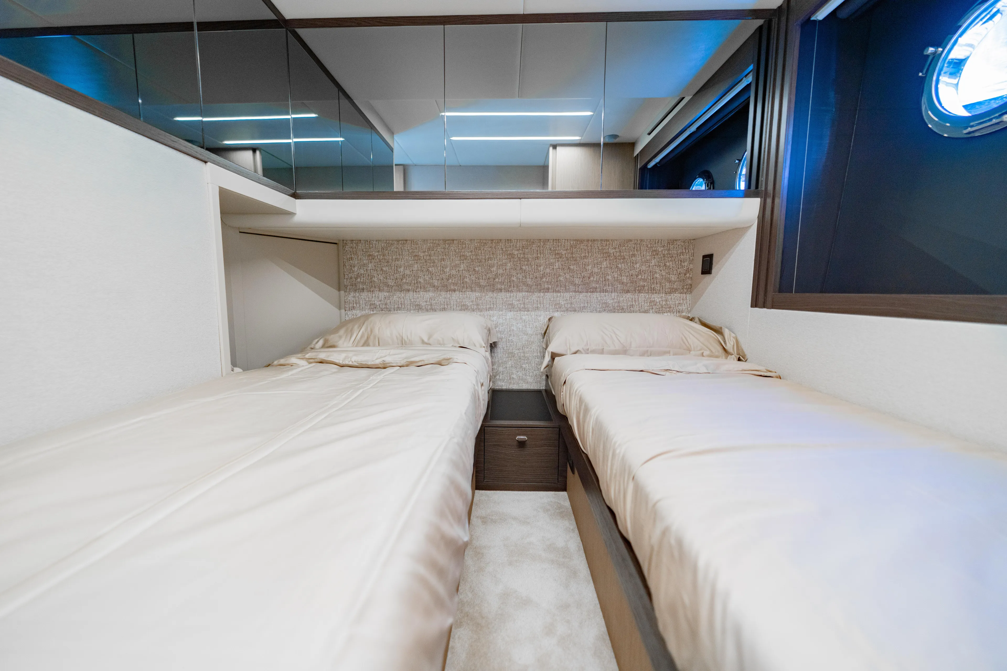 Absolute 52-FLY image