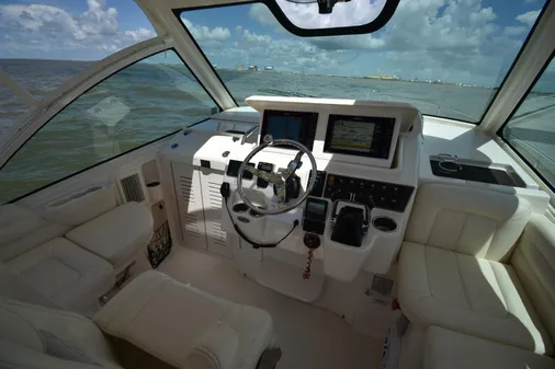 Grady-White Express 330 image