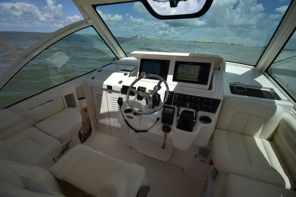 Grady-White Express 330 image