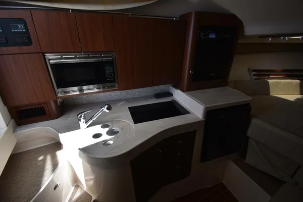 Grady-White Express 330 image