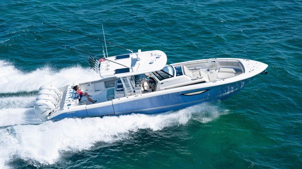 Pursuit S 428
