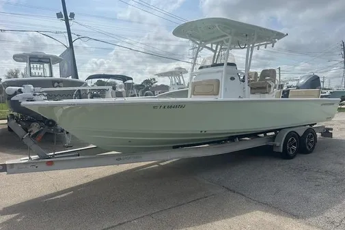 Sportsman Masters 267 Bay Boat 