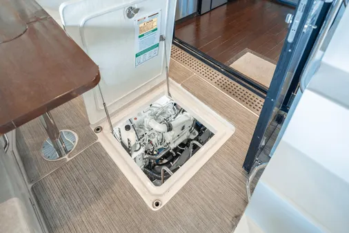 Carver 52 Command Bridge image